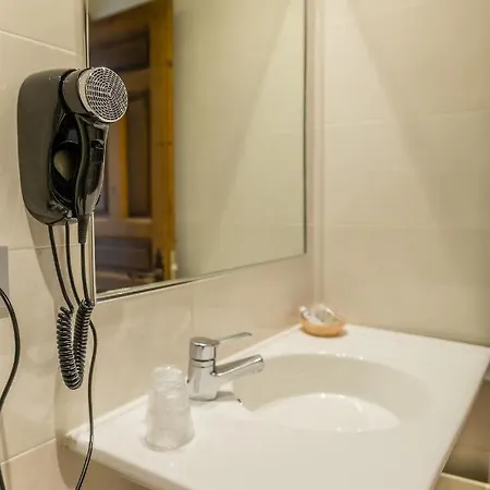 Hostal Santo Domingo De Silos