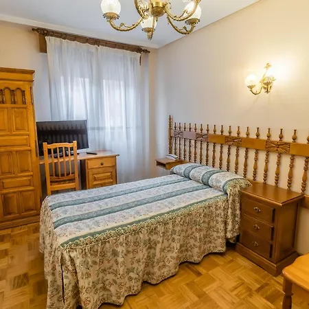 Hostal Santo Domingo de Silos Affittacamere