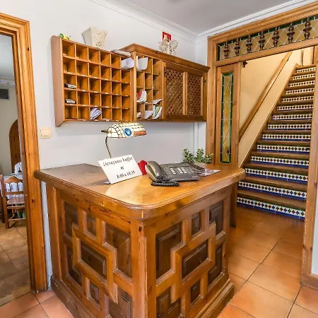 Hostal Santo Domingo De Silos * Santo Domingo De Silos