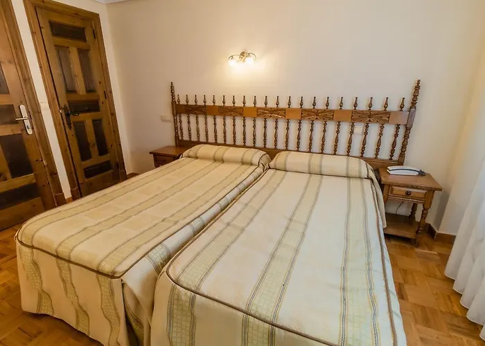 Hostal Santo Domingo De Silos Santo Domingo De Silos
