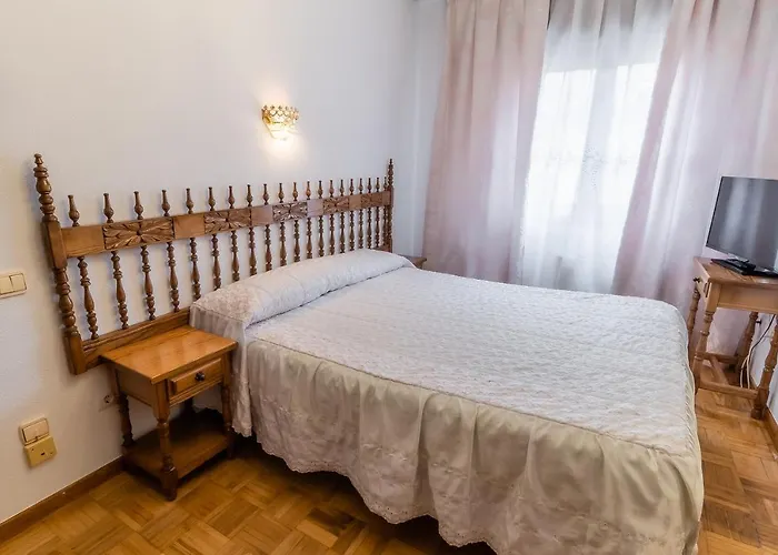 Hostal Santo Domingo De Silos Gasthuis *