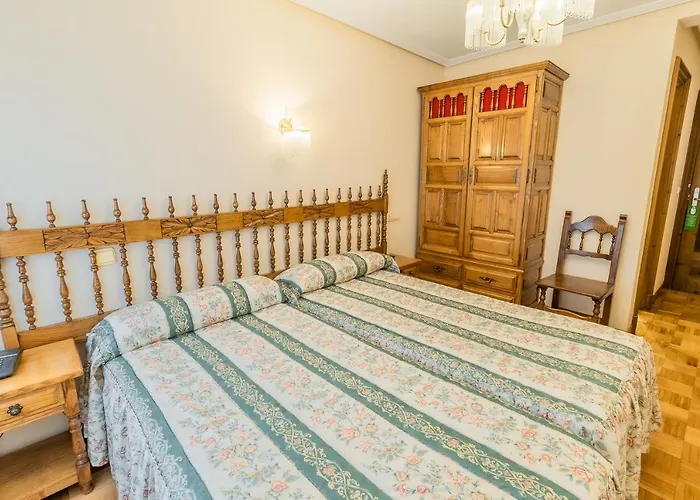 Hostal Santo Domingo De Silos * Santo Domingo De Silos