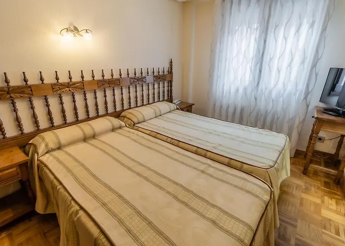 Gasthuis Hostal Santo Domingo De Silos Santo Domingo De Silos