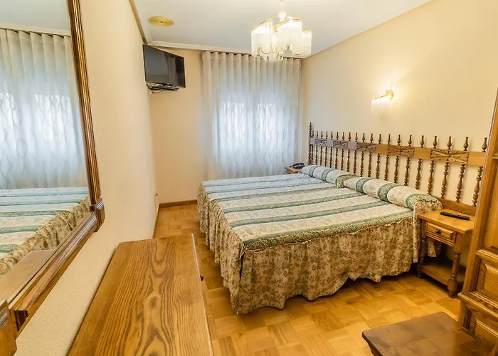 Hostal Santo Domingo De Silos