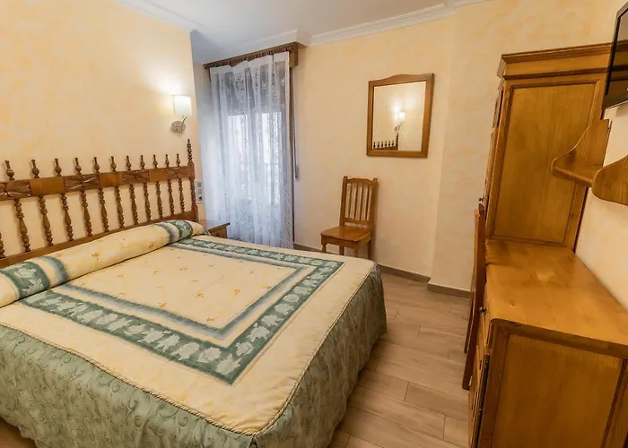 Hostal Santo Domingo De Silos * Santo Domingo De Silos